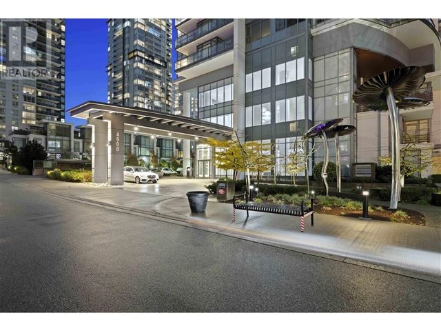 The Park Metrotown - 2806 4900 Lennox Lane - photo 2