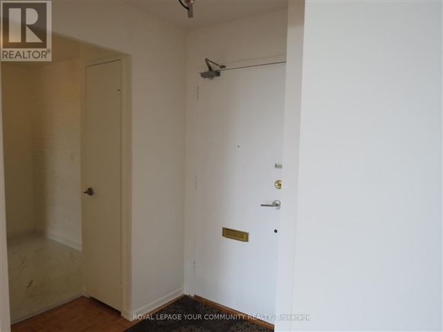 5 Frith Condos - 305 5 Frith Road - photo 2