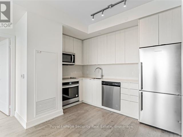 Islington Terrace Condos - 3336 5 Mabelle Avenue - photo 3