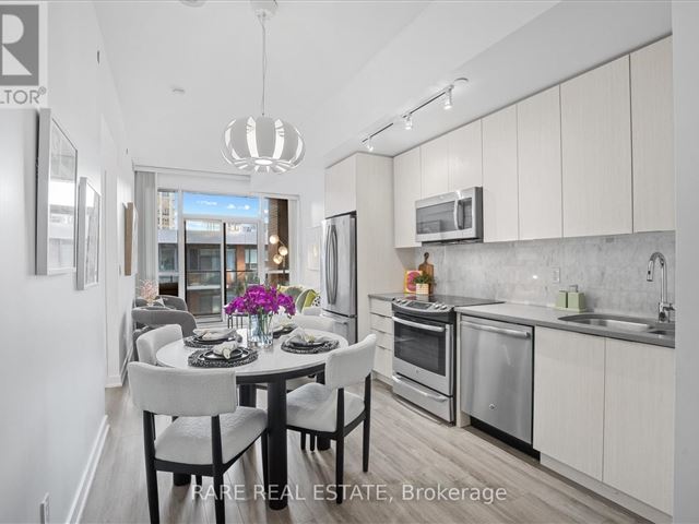 Local at Fort York - 718 50 Bruyeres Mews - photo 3