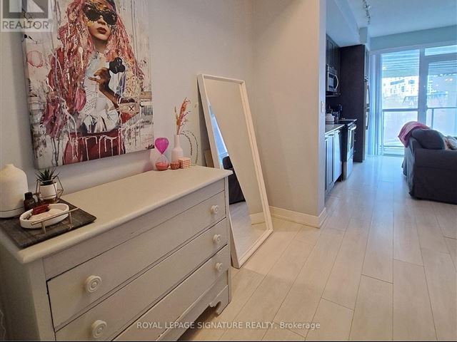 Local at Fort York - 505 50 Bruyeres Mews - photo 3