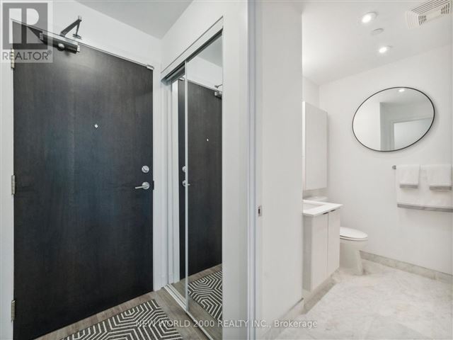 Local at Fort York - 313 50 Bruyeres Mews - photo 3