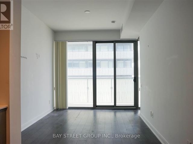 Casa 3 - 3908 50 Charles Street East - photo 2