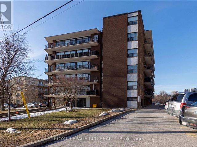 Parkview Towers - 205 50 Gulliver Road - photo 1