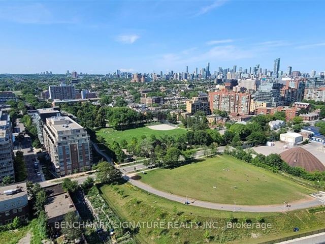 Playground Condos at Garrison Point - 2008 30 Ordnance Street - photo 2