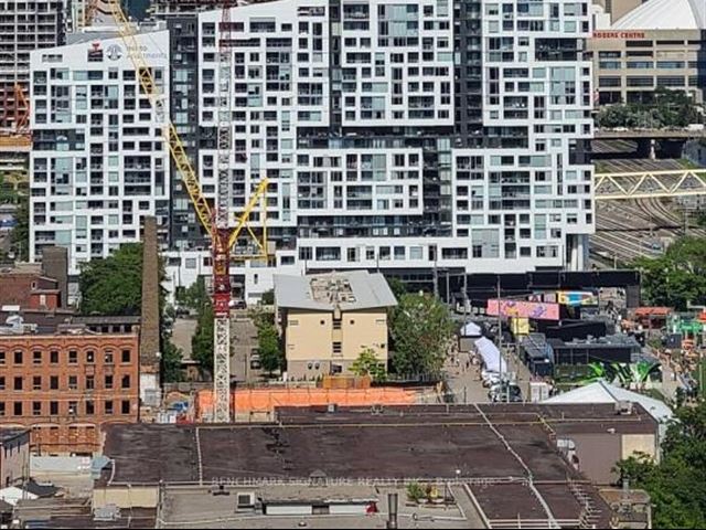 Playground Condos at Garrison Point - 2008 30 Ordnance Street - photo 3