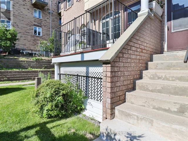 Courtyard Villas - 202 54 Sidney Belsey Crescent - photo 2