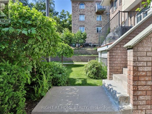 Courtyard Villas - 202 54 Sidney Belsey Crescent - photo 3