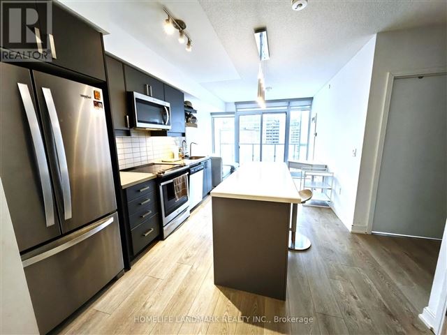 50 at Wellesley Station Condos - 1209 50 Wellesley Street East - photo 3