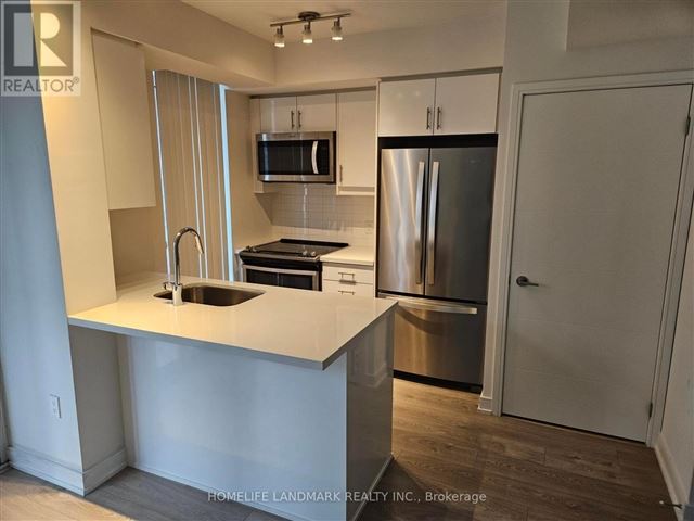 50 at Wellesley Station Condos - 701 50 Wellesley Street East - photo 1