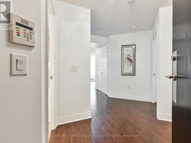 Grand Triomphe 2 - 529 500 Doris Avenue - photo 3