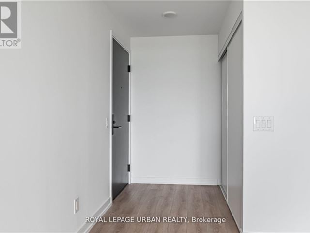 500 Dupont Street - 613 500 Dupont Street - photo 2