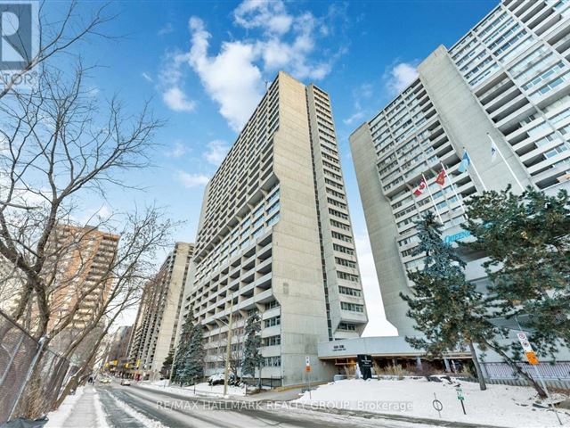 Queen Elizabeth Towers - 2308 500 Laurier Avenue West - photo 1