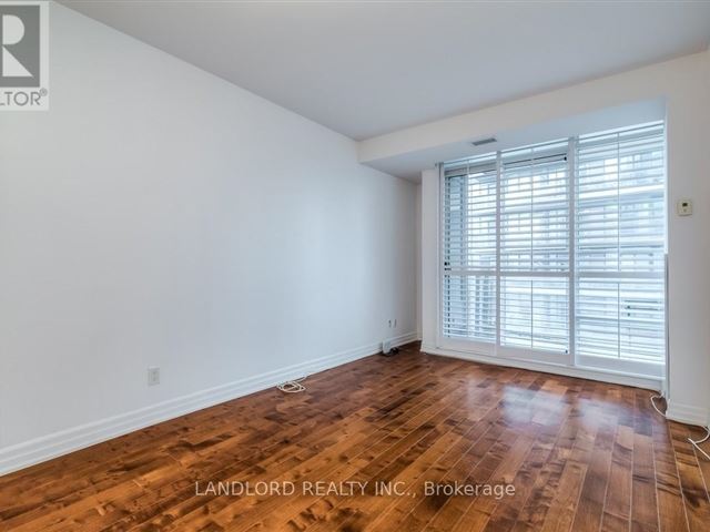 The Forest Hill - 1402 500 Saint Clair Avenue West - photo 3