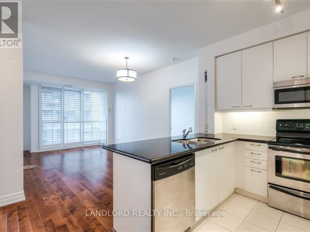 The Forest Hill - 1402 500 Saint Clair Avenue West - photo 1