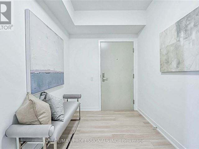 Nordic Condos - 724 500 Wilson Avenue - photo 2