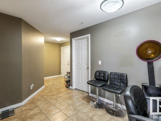 5005 165 AVE NW - 305 5005 165 Avenue Northwest - photo 3