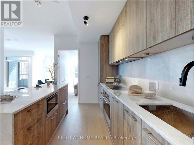 Kingly - 802 620 King Street West - photo 1