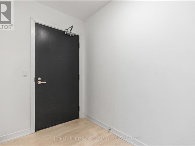 Teahouse Condos - 3601 501 Yonge Street - photo 2