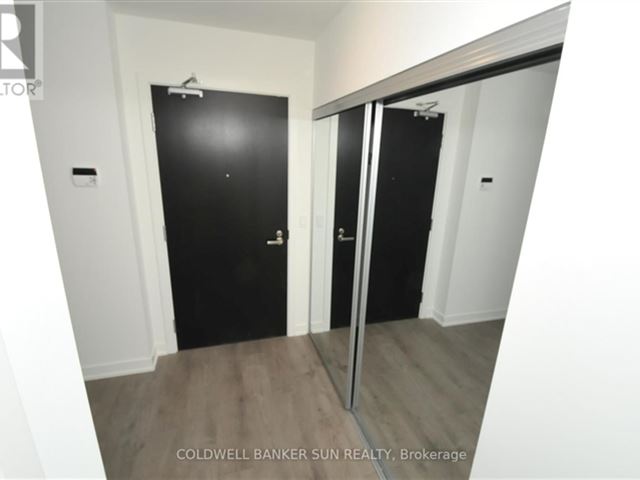 Teahouse Condos - 810 501 Yonge Street - photo 1