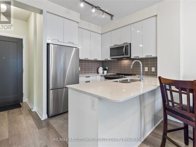 Amber Condos - 1811 5033 Four Springs Avenue - photo 3