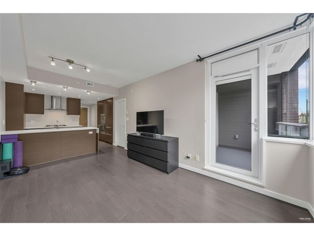 Empire At QE Park - 209 4599 Cambie Street - photo 3
