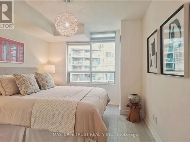 Infinity 2 - 1802 51 Lower Simcoe Street - photo 2