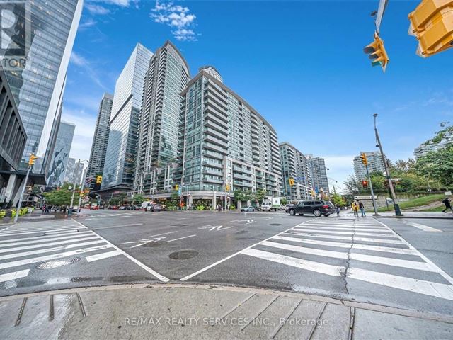 Infinity 2 - 910 51 Lower Simcoe Street - photo 1