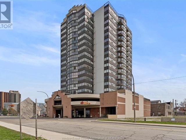 Waterpark Place - 1607 515 Riverside Drive West - photo 3