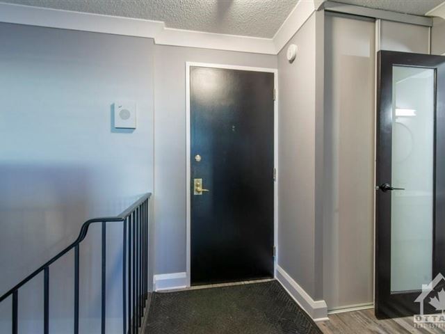 515 St. Laurent BLVD - 649 515 St-laurent Boulevard - photo 2