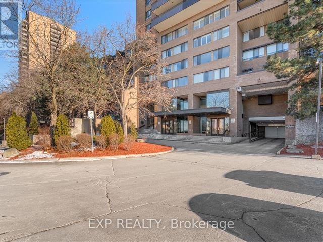 515 St. Laurent BLVD - 633 515 St-laurent Boulevard - photo 2