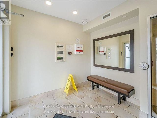 Destination Drive II - 305 3030 Erin Centre Boulevard - photo 2