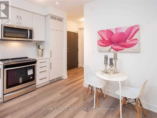 Beacon Condos - 906 5200 Yonge Street - photo 2