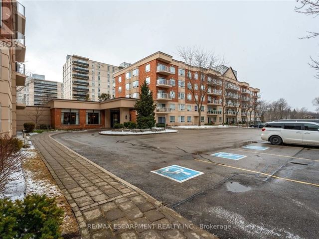 Waterford Place - 102 5188 Lakeshore Road - photo 1