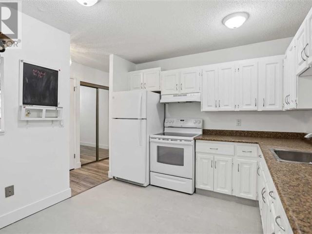 521 57 Av Sw - 205 521 57 Avenue Southwest - photo 2