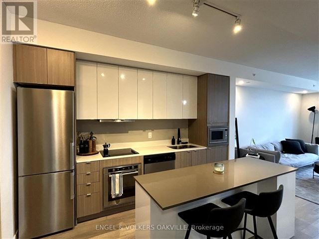 Link Condos and Towns - 611 5230 Dundas Street - photo 3