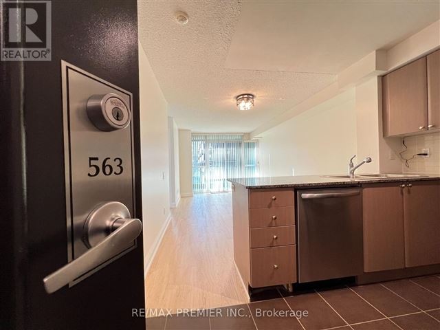 Gramercy Park - 563 525 Wilson Avenue - photo 1