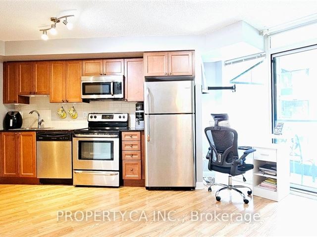 Gramercy Park - 446 525 Wilson Avenue - photo 3