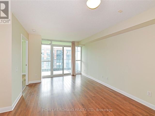 Gramercy Park - 834 525 Wilson Avenue - photo 2