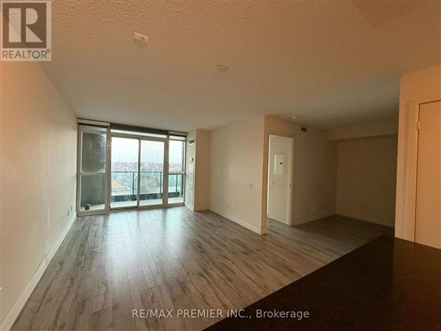 Gramercy Park - 709 525 Wilson Avenue - photo 2