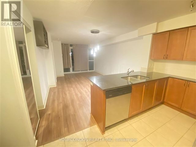 Gramercy Park - 829 525 Wilson Avenue - photo 1