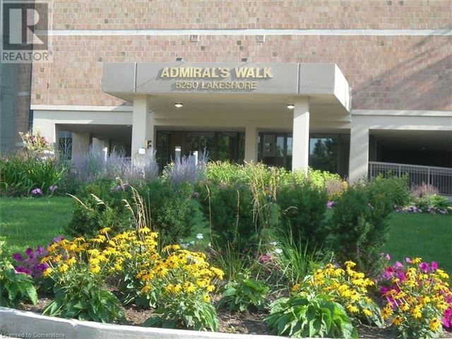 Admiral's Walk - 201 5250 Lakeshore Road - photo 1