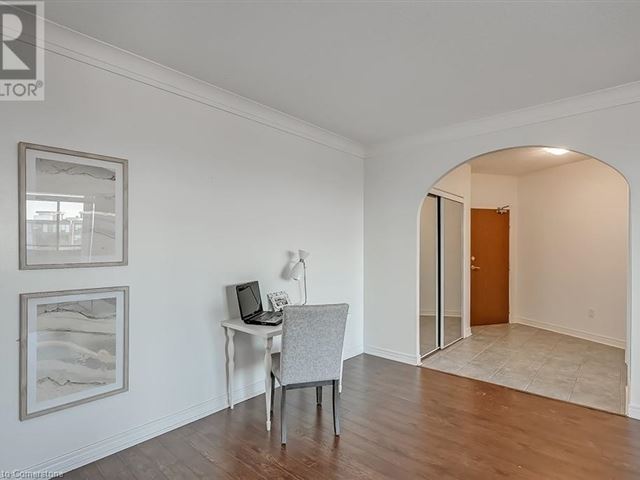 Admiral's Walk - 1009 5250 Lakeshore Road - photo 3