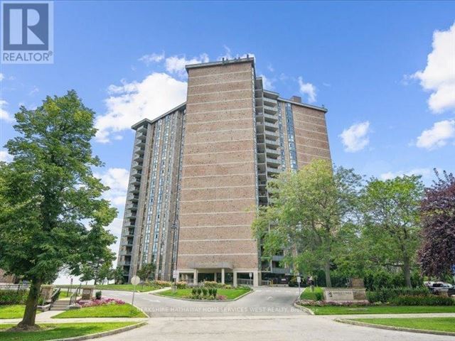 Admiral's Walk - 708 5250 Lakeshore Road - photo 2