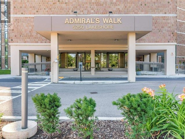 Admiral's Walk - 2006 5250 Lakeshore Road - photo 2