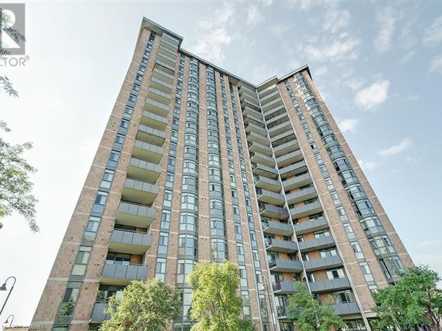 Admiral's Walk - 1907 5250 Lakeshore Road - photo 1