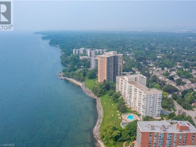 Royal Vista - 610 5280 Lakeshore Road - photo 1