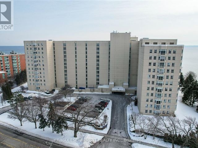 Royal Vista - 801 5280 Lakeshore Road - photo 1