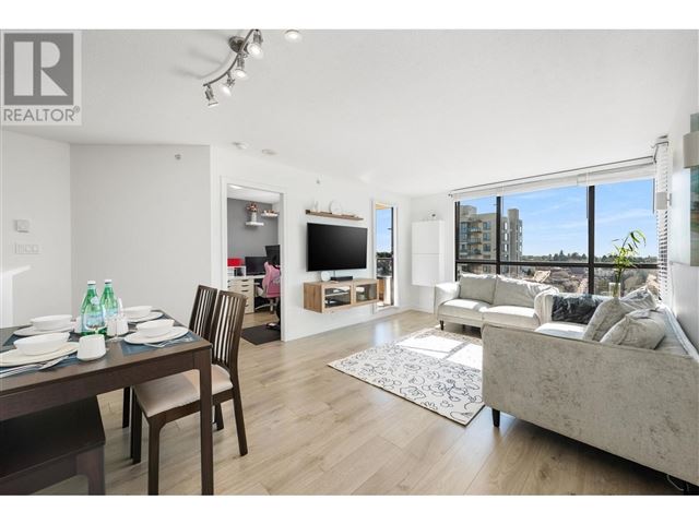 Emerald Park Place - 1605 5288 Melbourne Street - photo 1