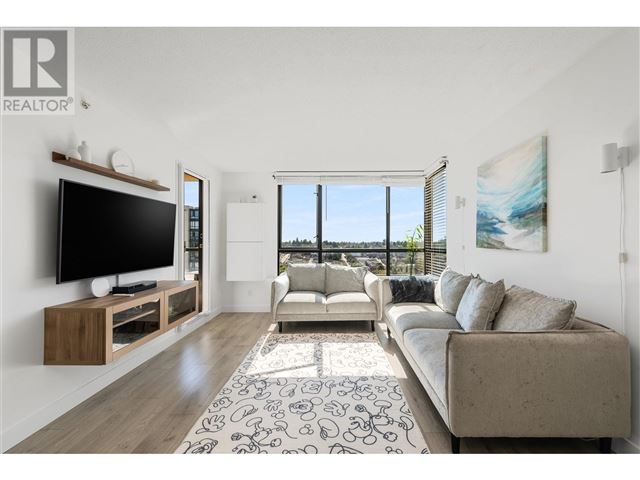 Emerald Park Place - 1605 5288 Melbourne Street - photo 2